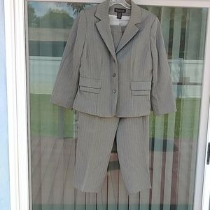 Blacker Women's Pants Suit.